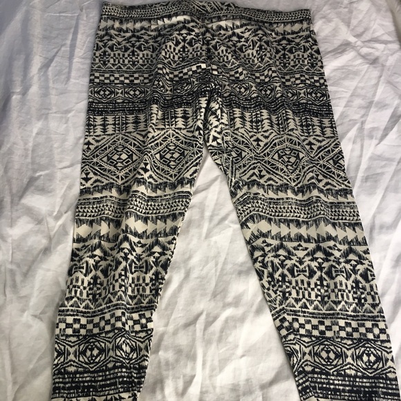 Cato’s Leggings - Picture 1 of 3